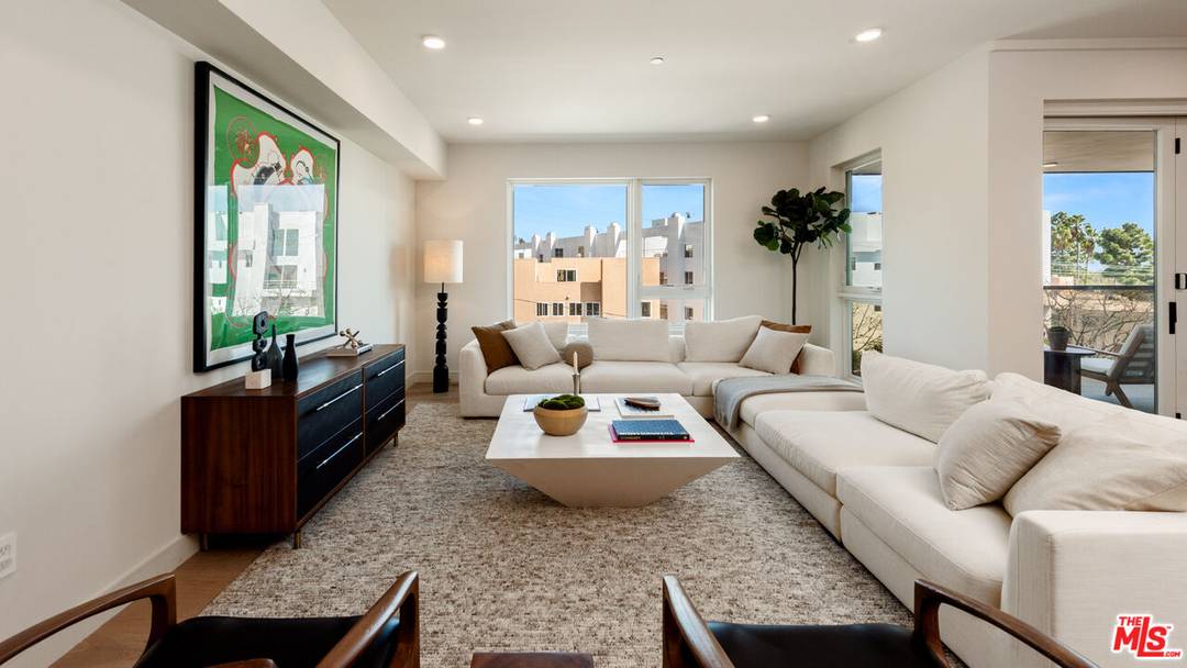 505  Barrington 3BR Brentwood La