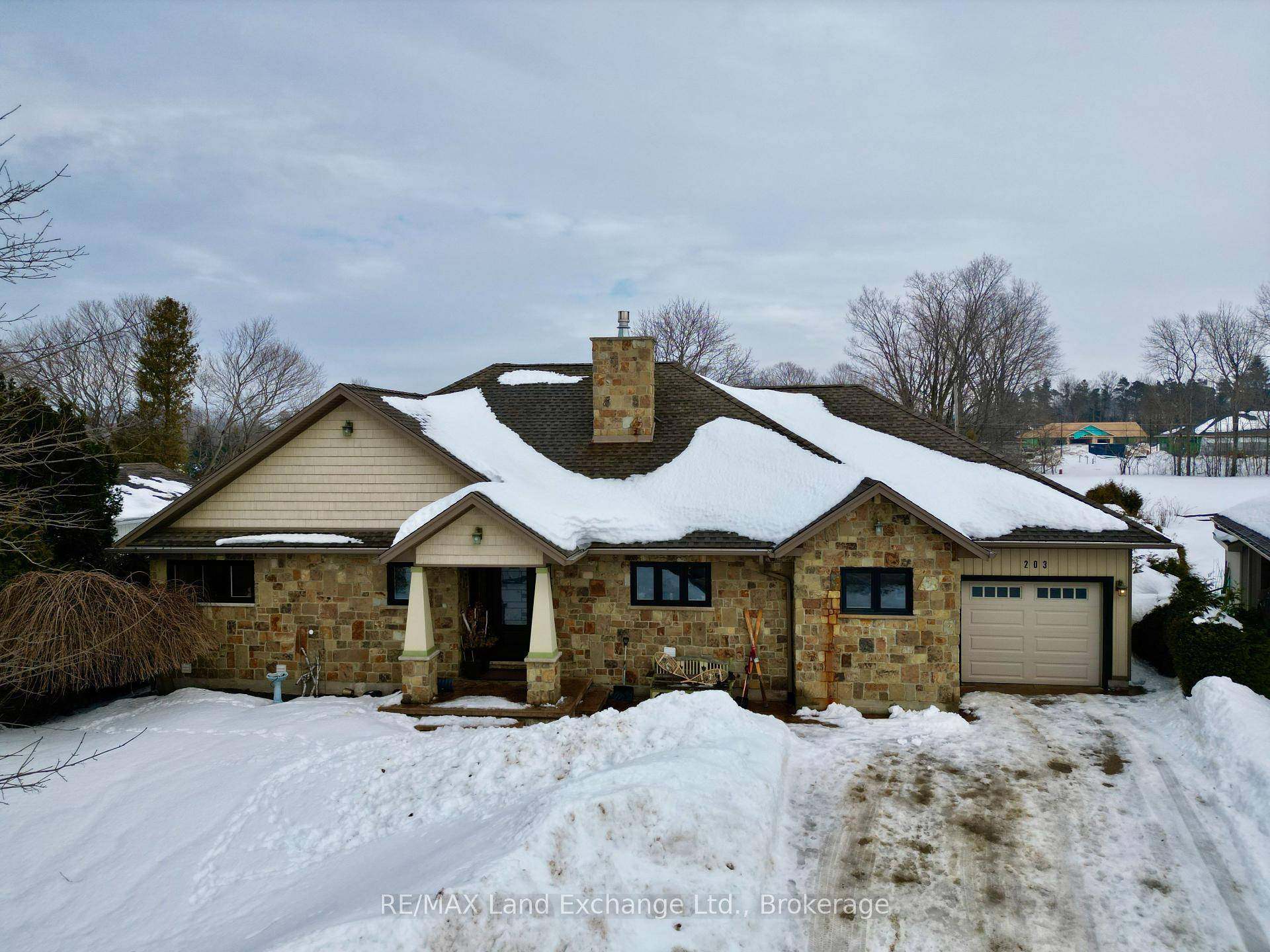 Welcome to this stunning 3 bedroom, 3 bathroom bungalow, perfectly situated on a large lot with breathtaking views of Kincardine Golf Course.