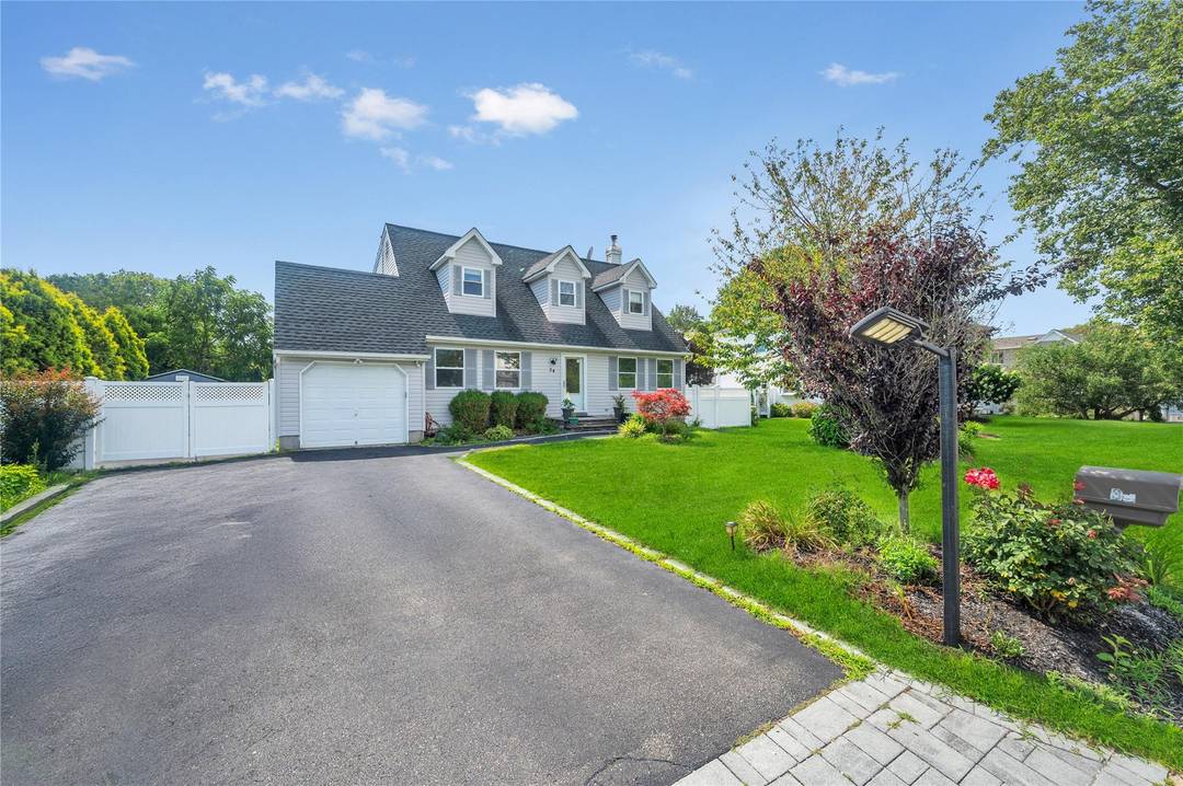 Fully Renovated 4 Bedroom Home with Legal Accessory Apartment amp ; ADU Welcome to this beautifully updated 4 bedroom, 3 bathroom home, originally built in 2001 and fully renovated with ...