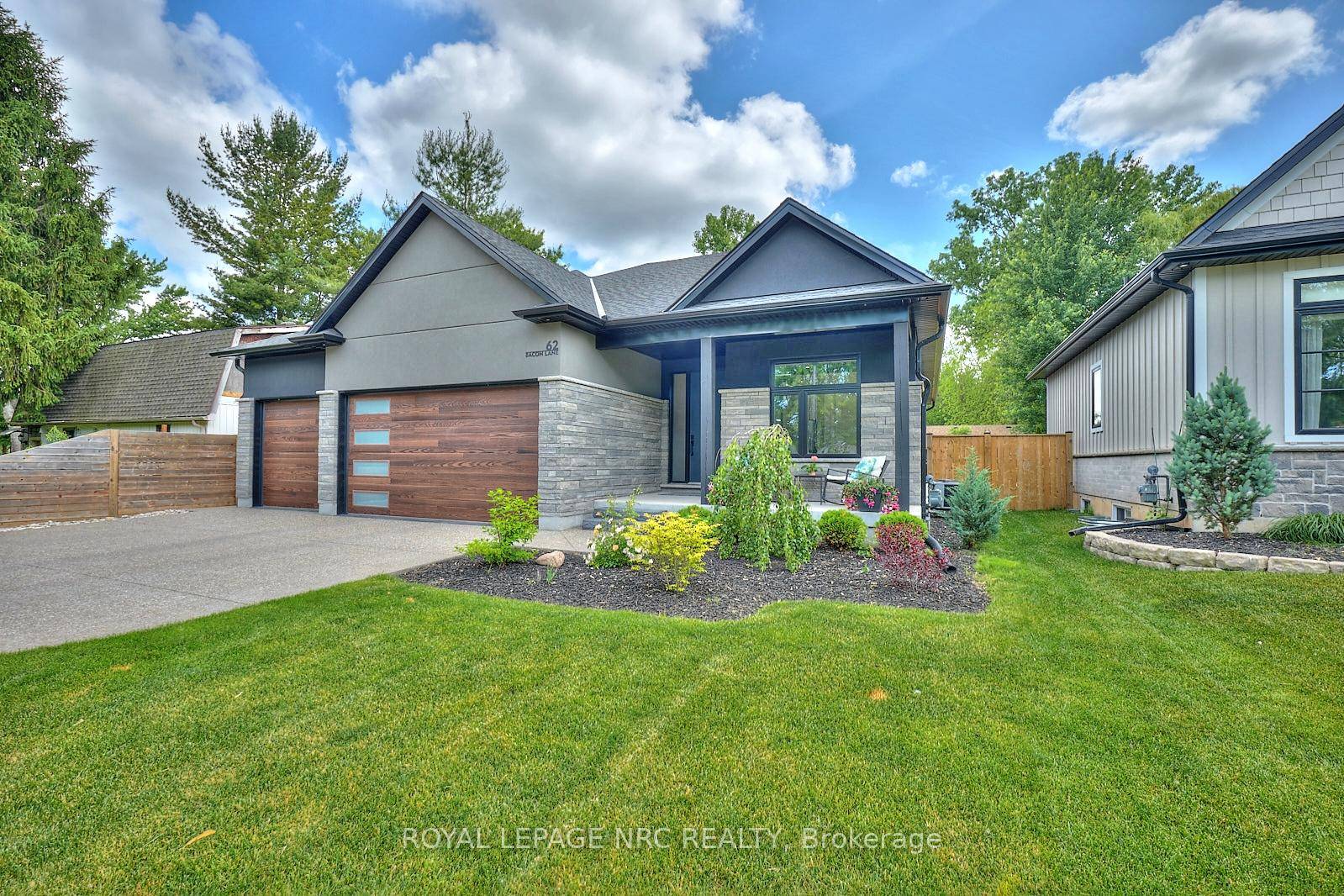Custom Built Modern Luxury Bungalow with Triple Car Garage in Prestigious Fonthill !