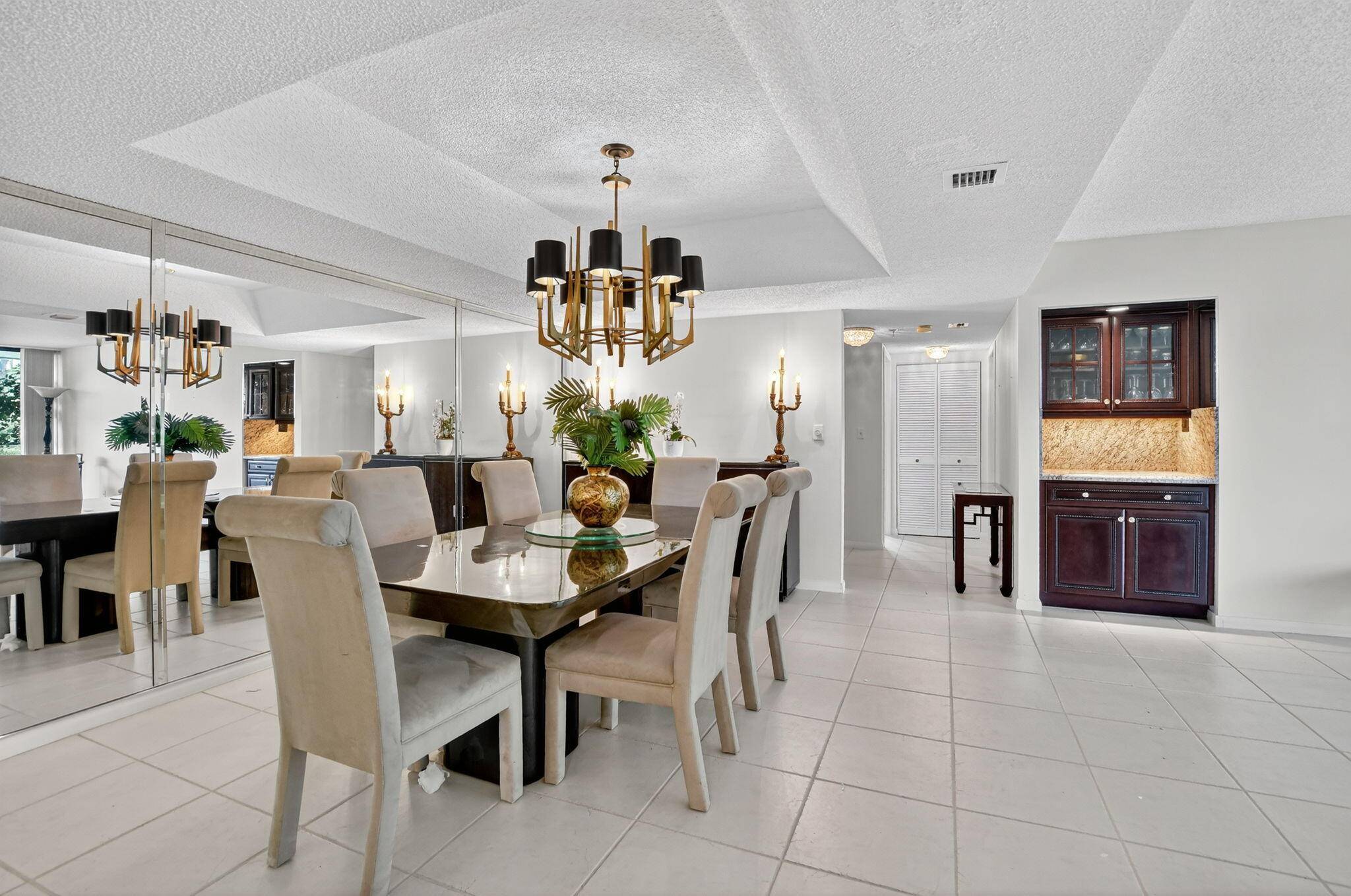 Spacious Ground floor 2 bedroom 2 bath residence in Laurel Oaks.