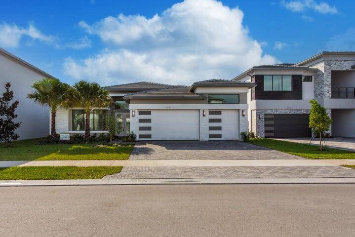 LOTUS Palm II a new and a very RARE SINGLE LEVEL home for Rent.