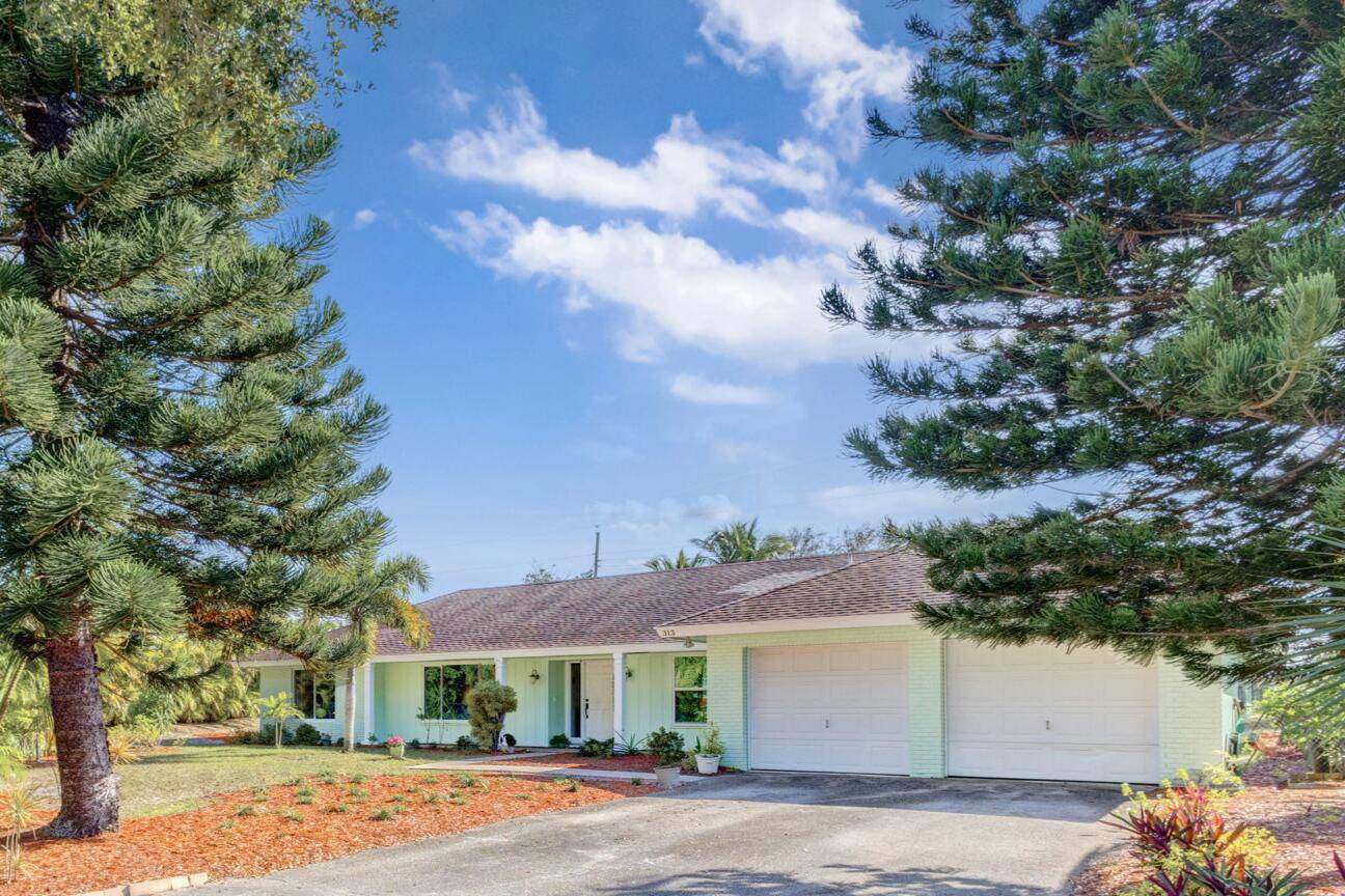 Rarely available 1 story 5BR, 3 Bath, 2645 sq.