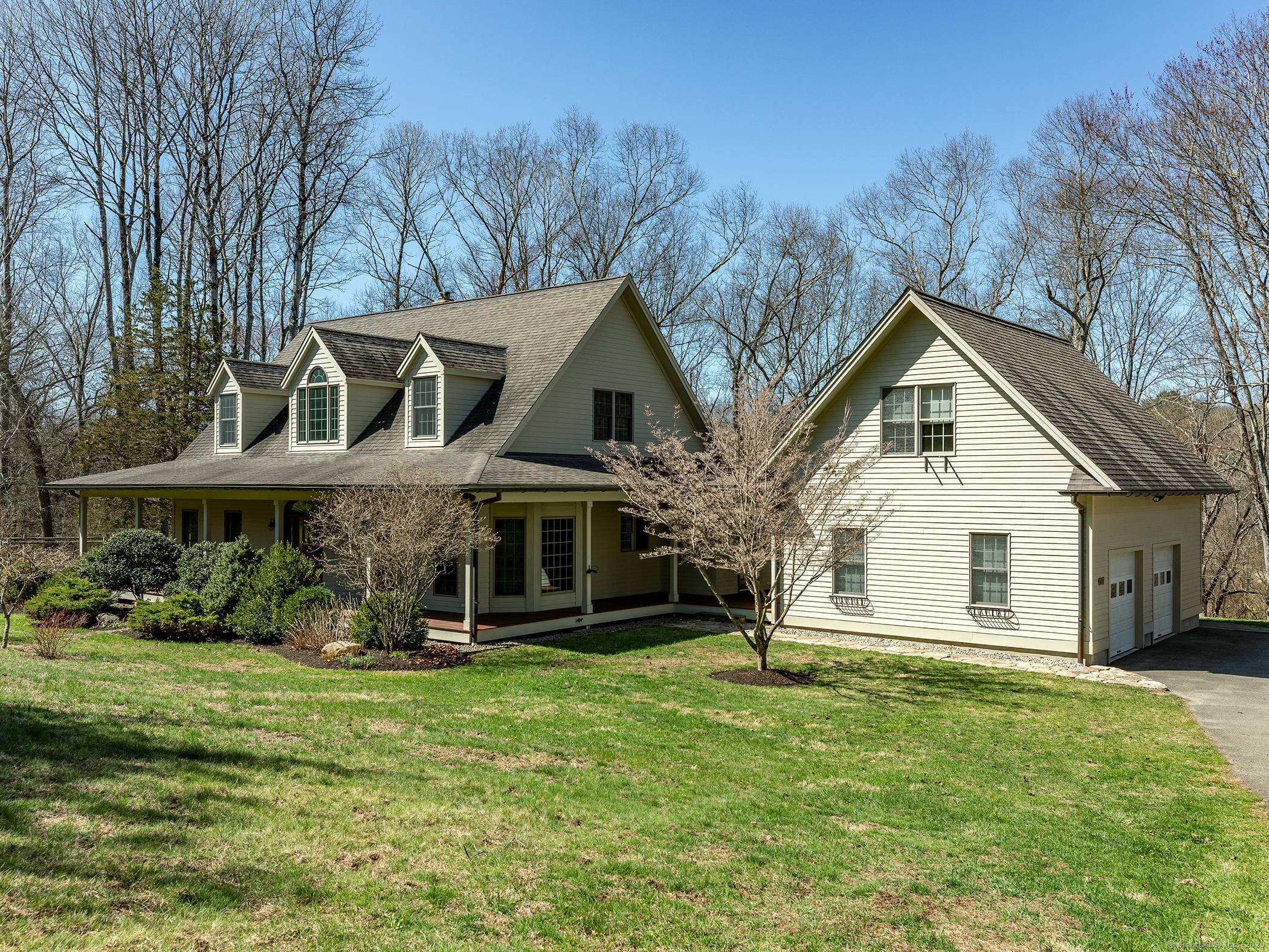 Modern Farmhouse Retreat in Historic Merryall with exceptional River Frontage !