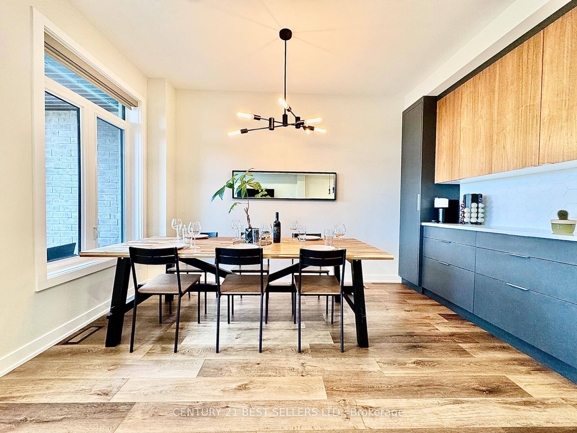 Incredible freehold townhome in the heart of Fifty Point Community Beach !