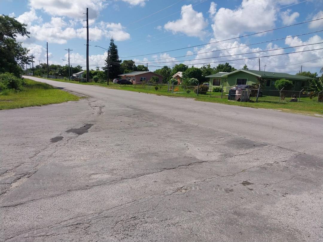 BARNETT AVENUE, HOLMES RO Land Grand-Bahama-Freeport