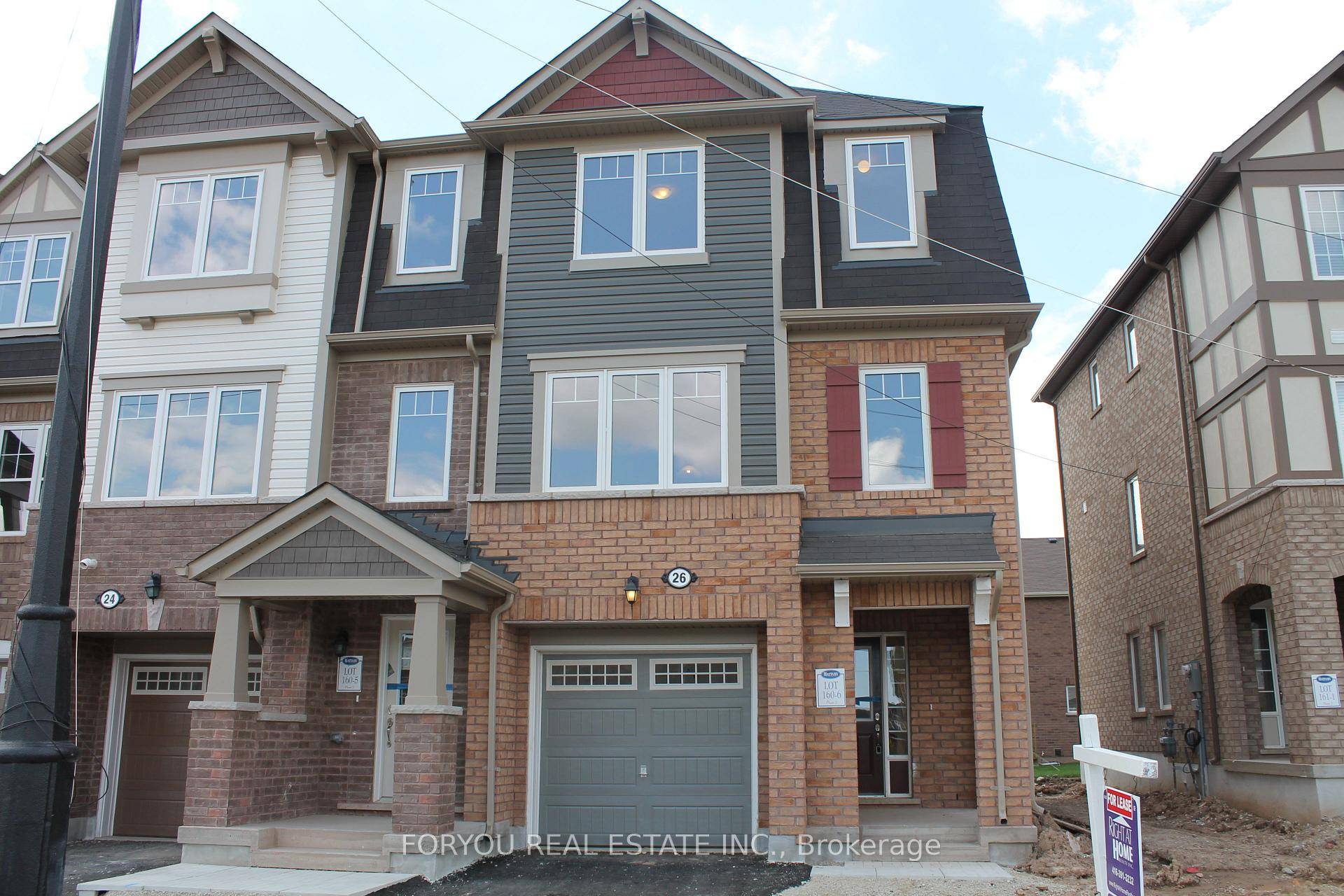 Freehold Cornet Unit, Like Model Semi Home, Very Bright And Open Concept ; 3 Large Bdrm W 3 Washrooms ; 4th room W O Basement To Yard ; Gleaming Stained ...
