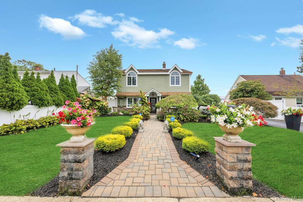 Expanded Ranch in Prime Location !