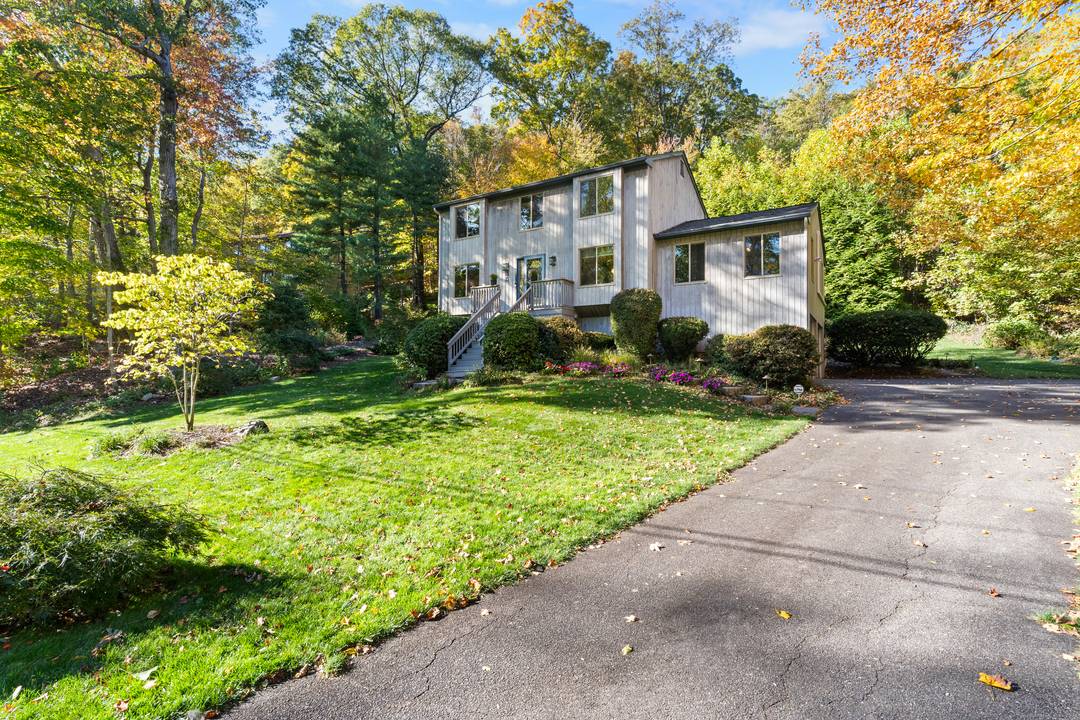 Welcome to this inviting multi level home offering an ideal blend of functionality, warmth, and style.