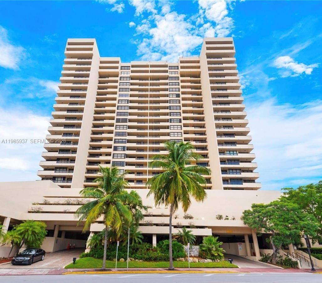Amazing views from this 2 bed 2 bath corner unit on the top floor of the iconic Club Atlantis building, wood cabinets, marble counter, tile floors in all areas, and ...