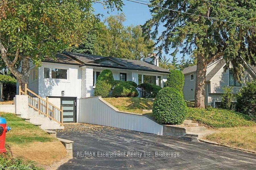 Beautiful 3 plus 1 bedroom raised bungalow available in the West Harbour community of Downtown Oakville.