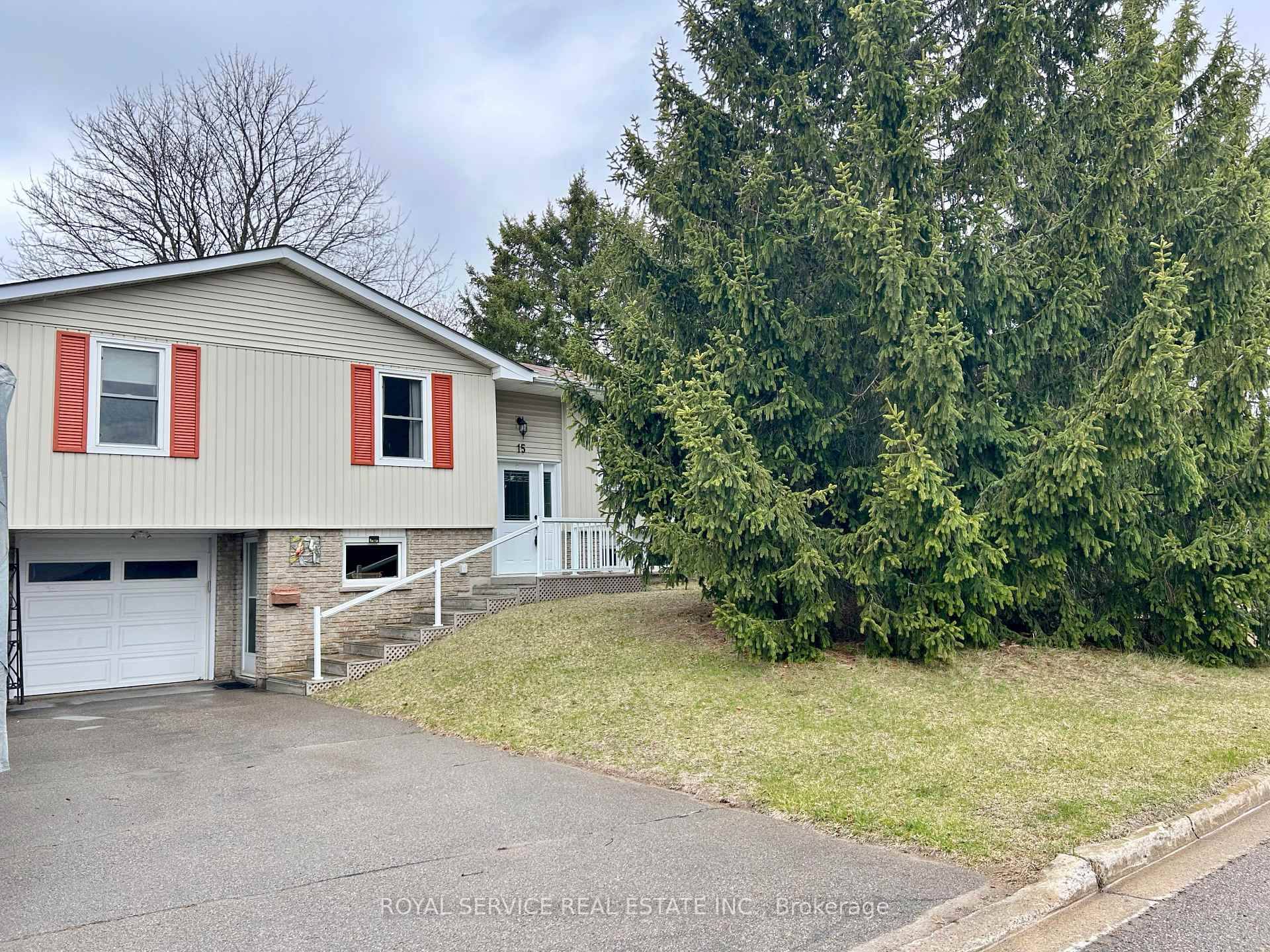 Very Nice, Well Maintained 3 Bedroom Raised Bungalow In Popular Port Hope Neighbourhood.