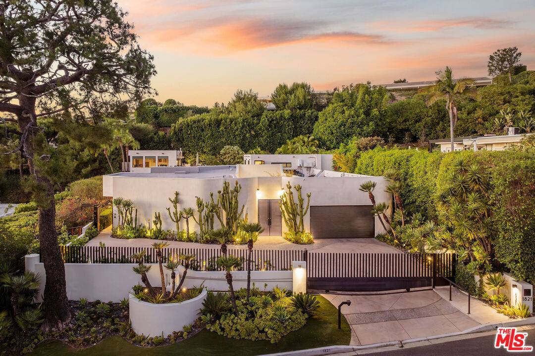 1821   Loma Vista Dr 6BR Beverly Hills Post Office | B.H.P.O. La