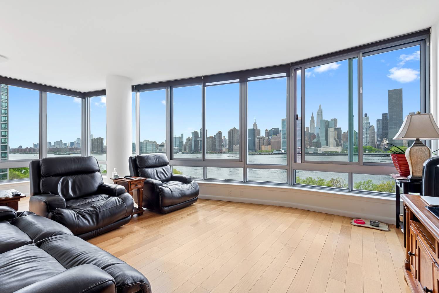 Welcome to The View Condominium, Long Island City's premier luxury waterfront building designed by Handel Architects.