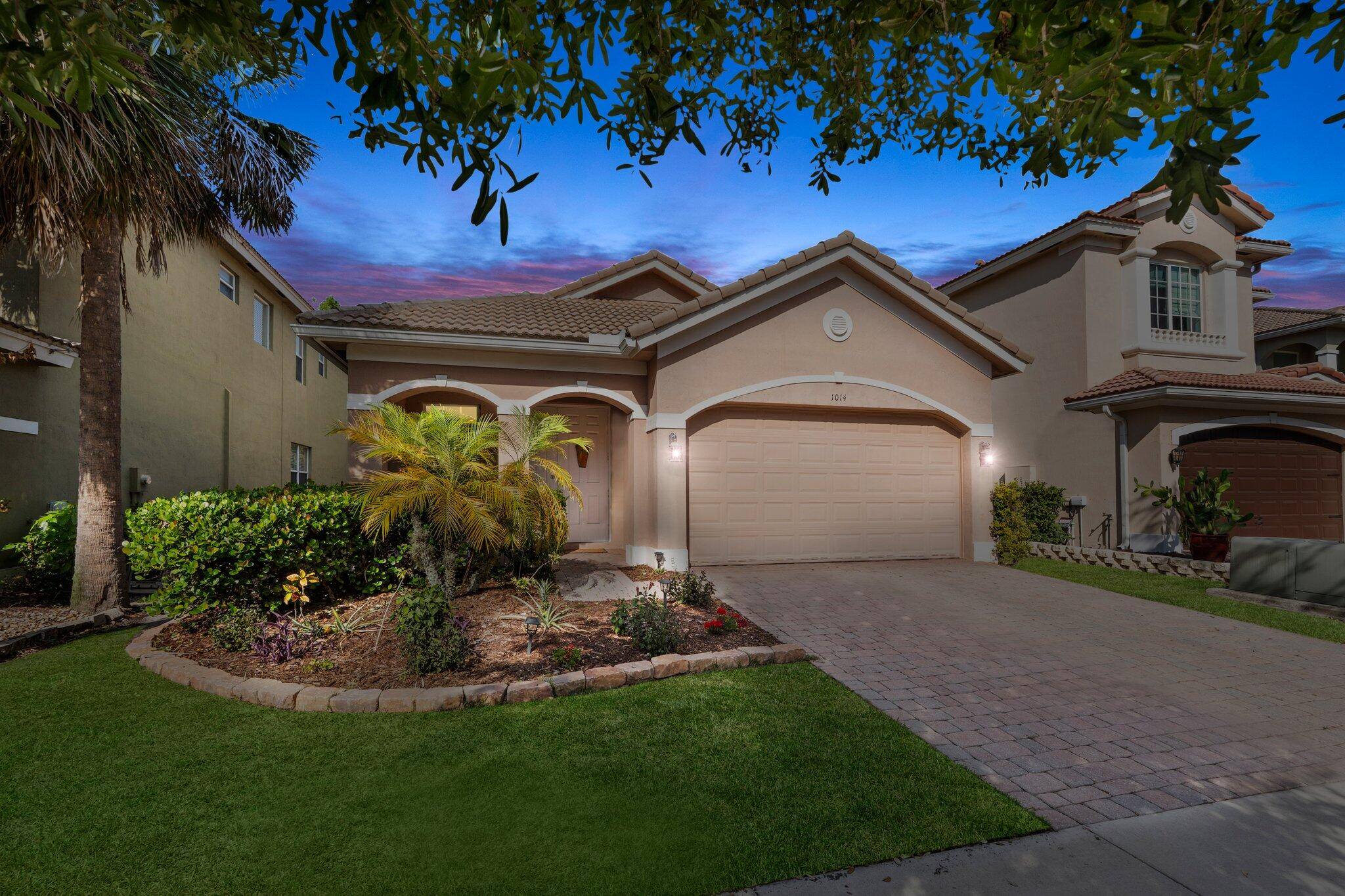 Offering a 1 YEAR RATE BUYDOWN or 5, 000 towards Buyers CLOSING COSTS !