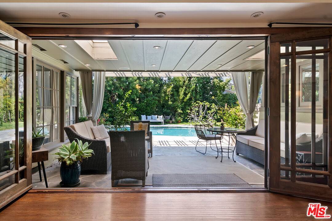 2299   Beverwil Dr 3.0 LA