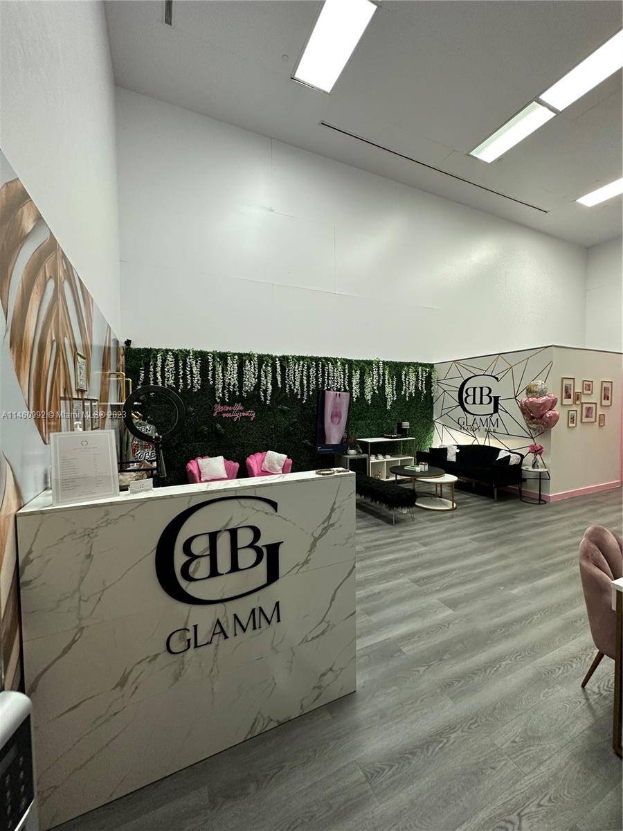 Great opportunity for bussines in the heart of WEST HIALEAH.