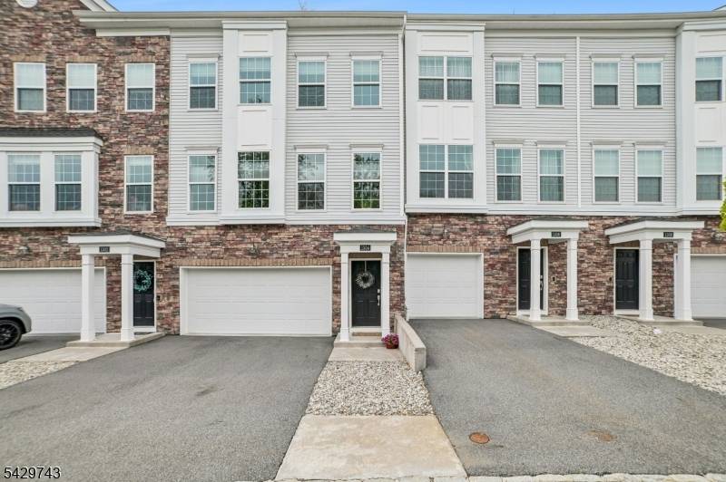 Spacious and beautifully maintained 3 bedroom, 3.