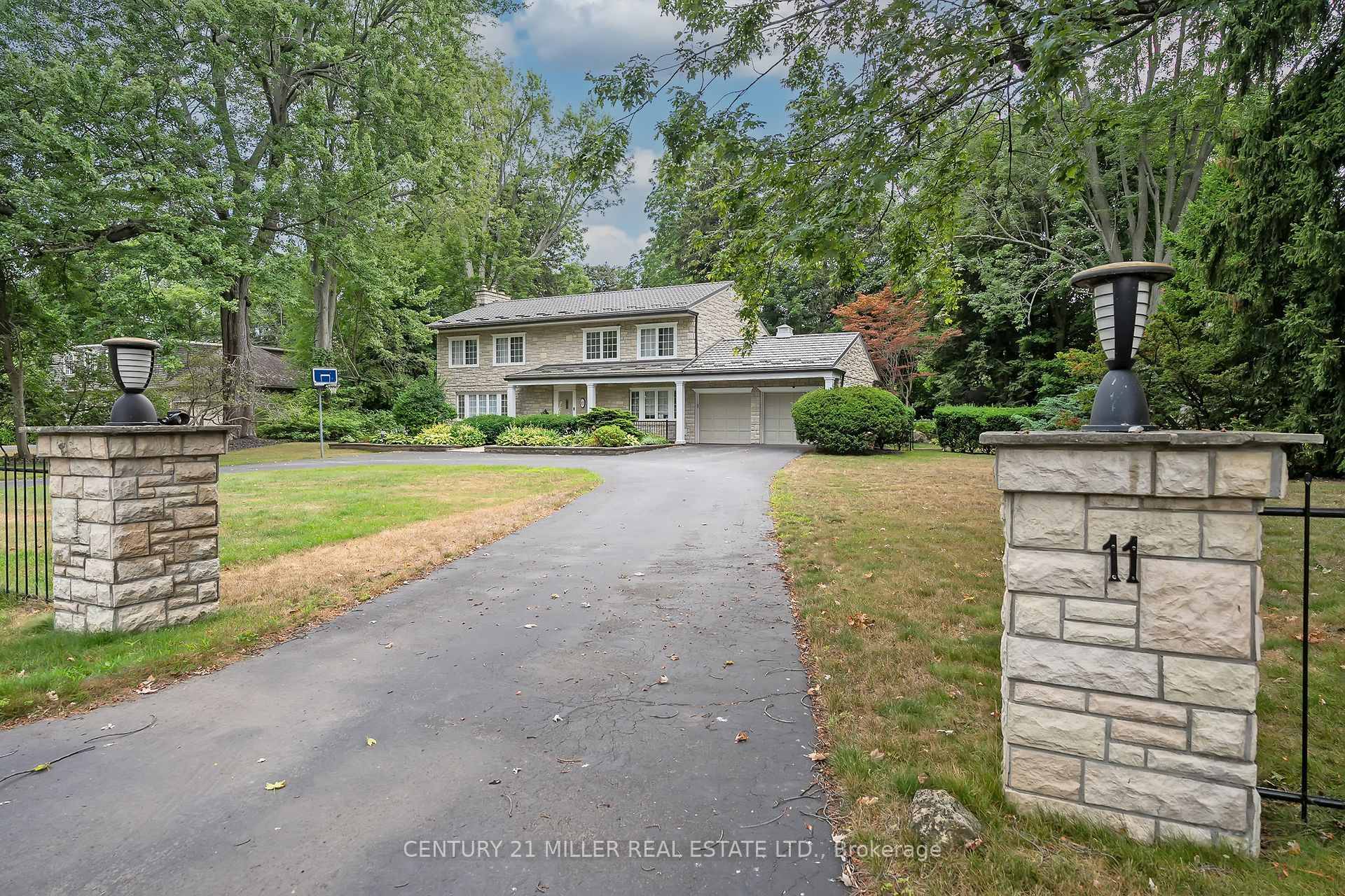 Sitting south of Lakeshore Road and just a short stroll to the lake, this well maintained and updated family home is available for a short term lease.