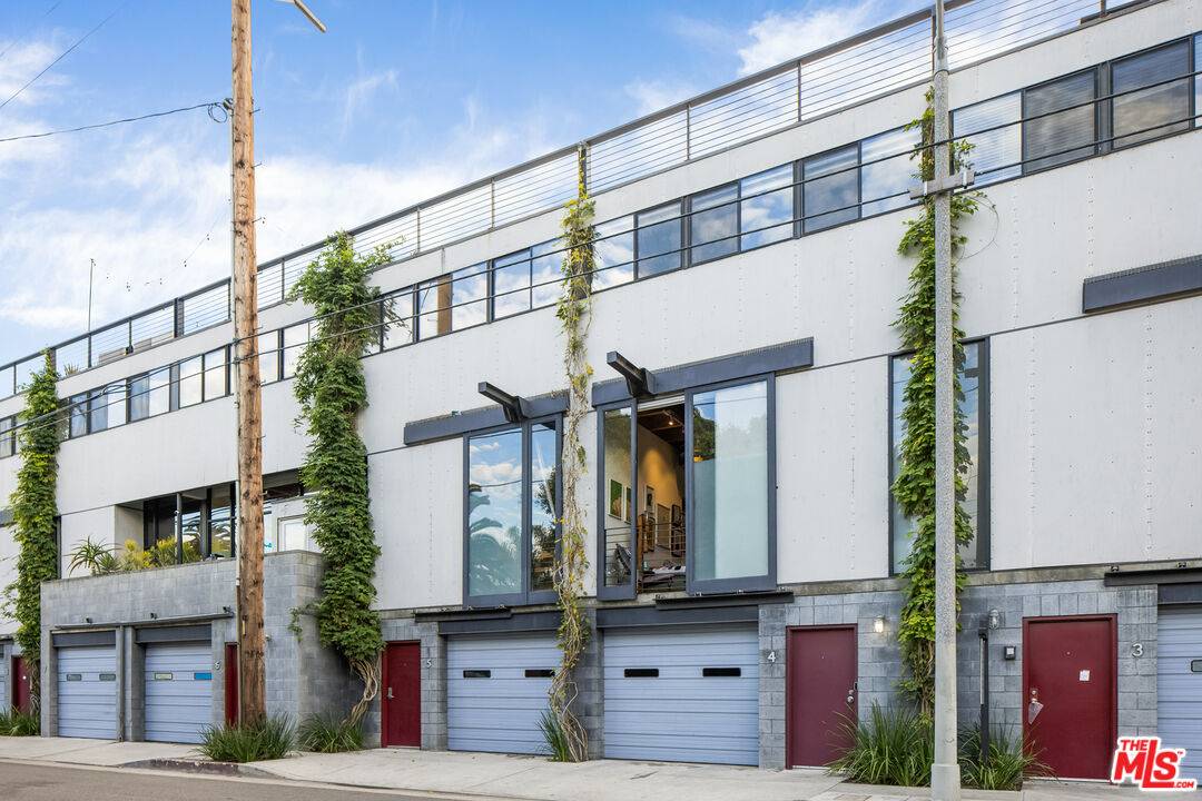 1113 ELECTRIC AVE 1BR Marina Del Rey La