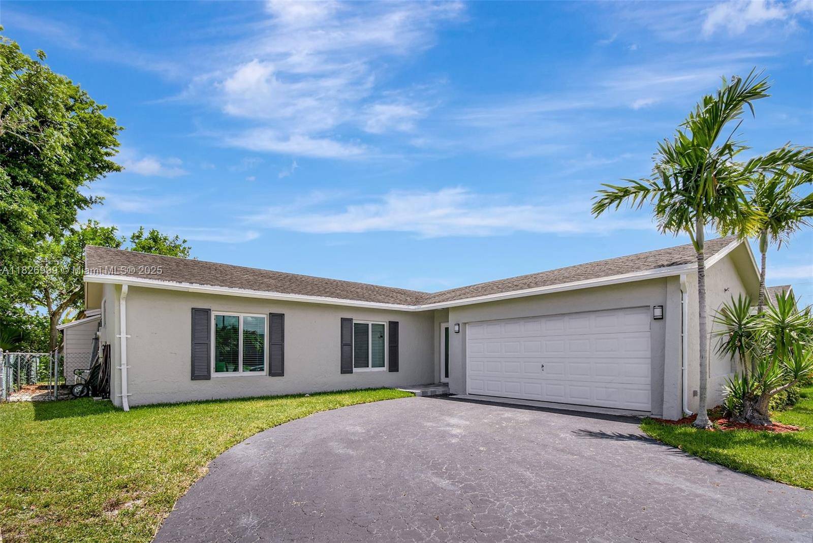 One of Woodstock s best kept secrets this rare 4 bed, 2 bath home is one of the largest original models, designed with a spacious family room and 2 car ...
