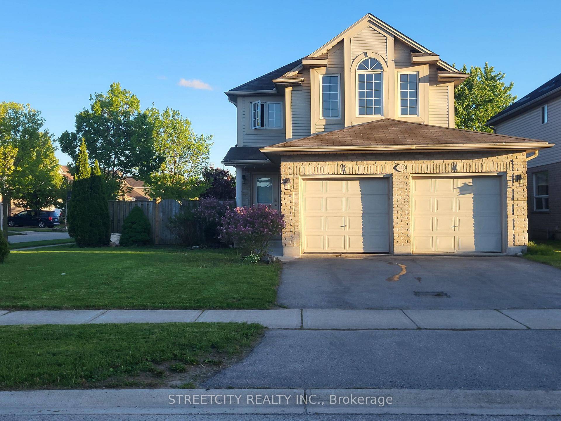 Fantastic opportunity to own a 4 bedroom 2 car garage and partially finished basement in Summerside right off the 401.