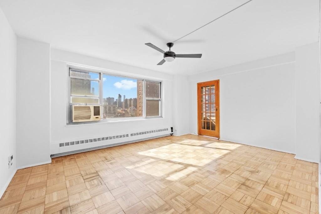 Experience the ultimate urban lifestyle with our co op, just steps away from the exciting expansions of the East River Park !