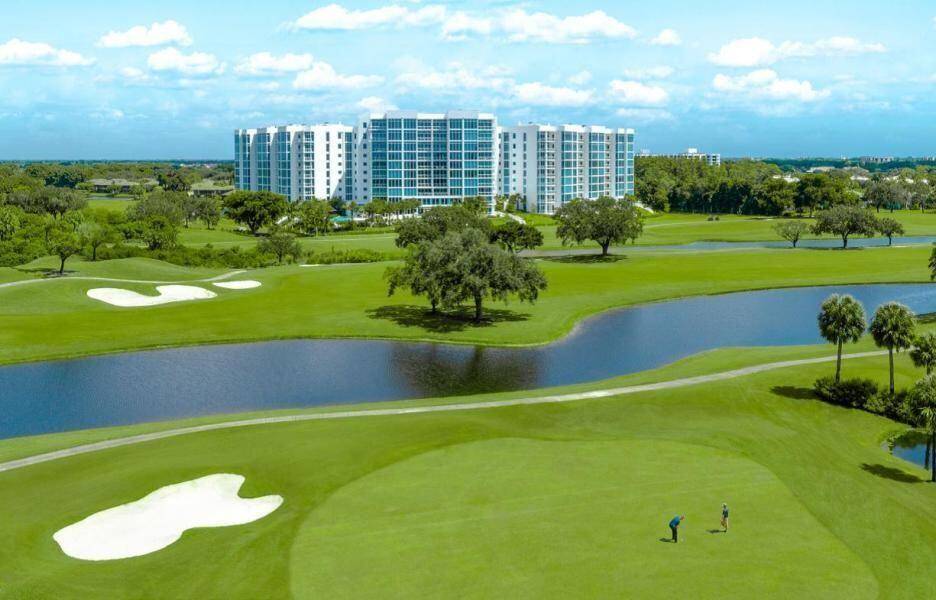 Experience Akoya luxury in this stunning corner residence with breathtaking golf views and a private foyer entry into this 3 3.