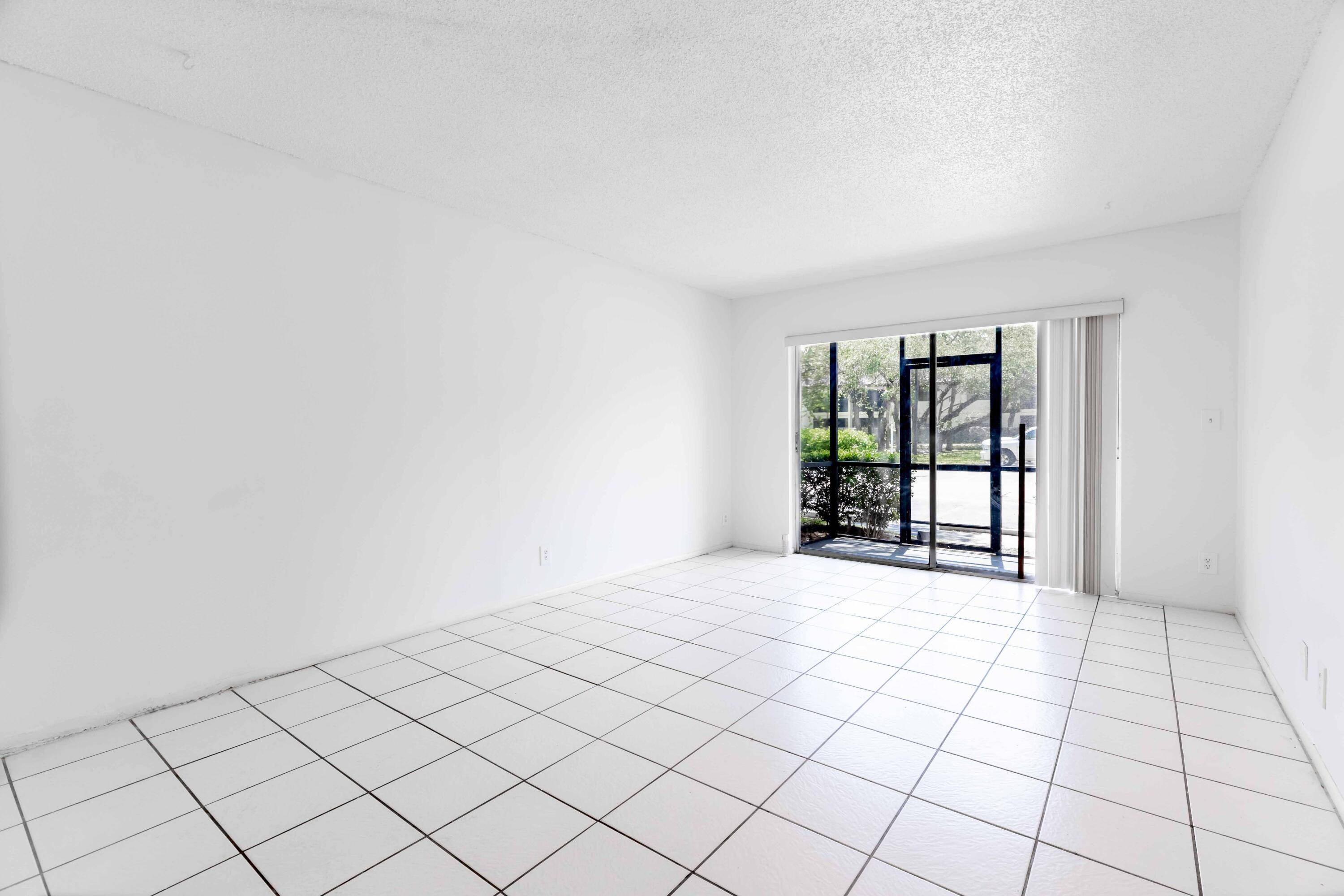 INVESTOR SPECIAL RENT RIGHT AWAY !