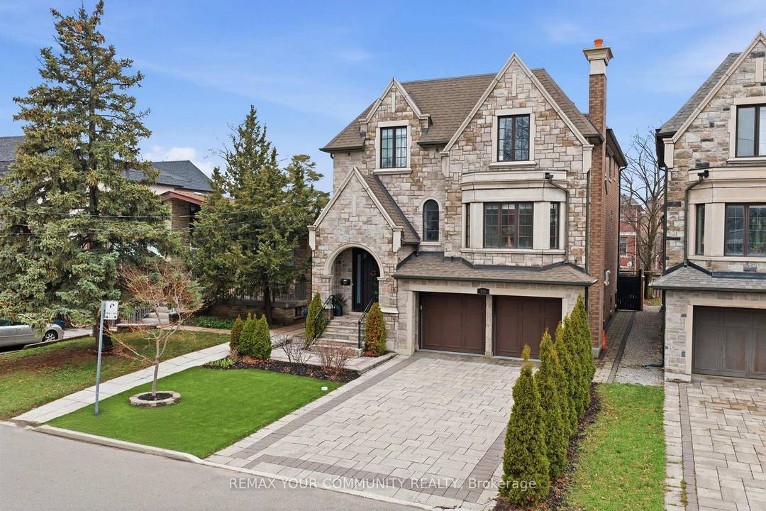 Experience elevated living in this exquisitely reimagined detached residence in the prestigious Bathurst amp ; Lawrence enclave of Toronto.