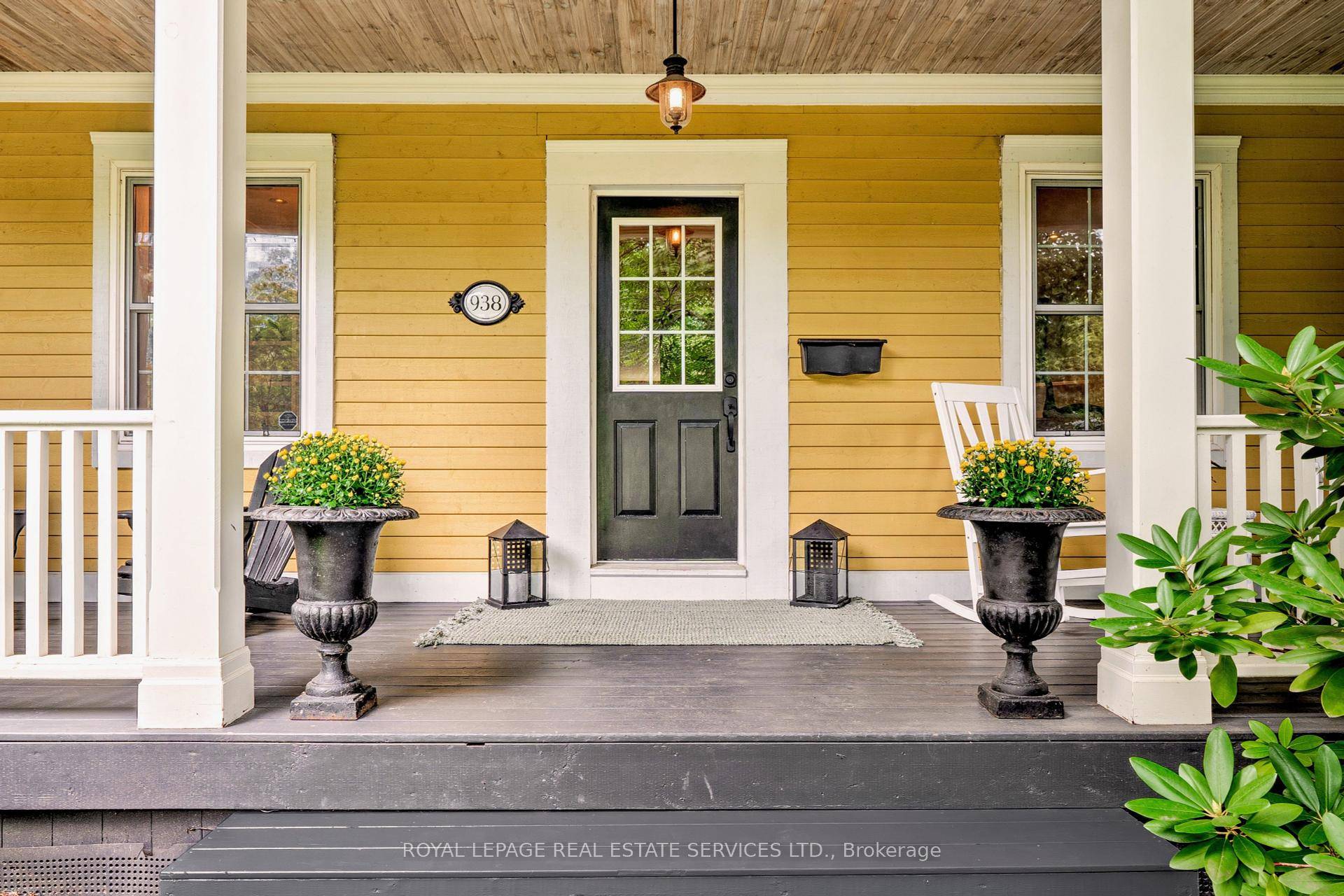 Nestled on a lovely tree lined street, within walking distance of Rattray Marsh Conservation Area and Lake Ontario.