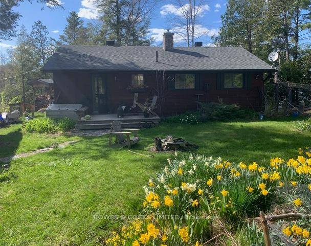 Welcome to 187 Corral Post Road on Breathtaking Wollaston Lake.