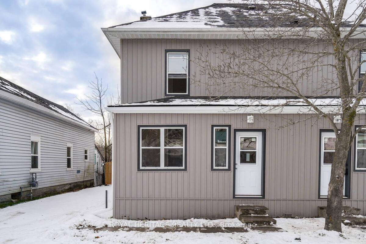 Gorgeous renovated 3 bedroom home located on the banks of Crowe River close to Callaghan rapids amp ; conservation.