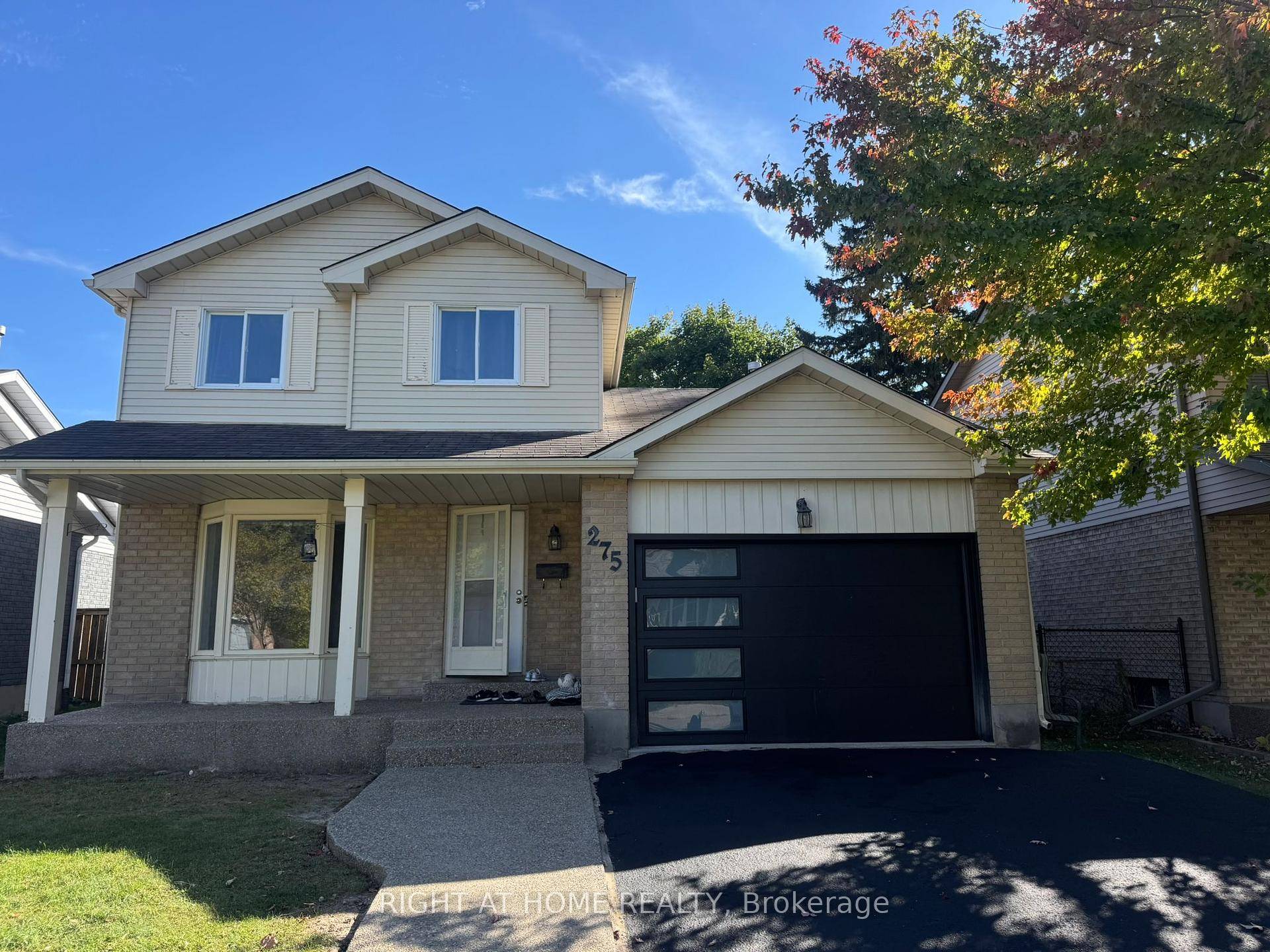 BRIDGEPORT EAST ! Family sized 3 bedroom, 3 bathroom, 1, 378 sq.