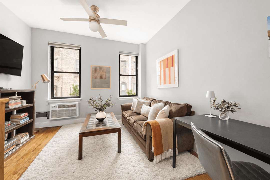 Prime Upper East Side bright and spacious duplex one bedroom offering a rare combination of flexibility, volume, and light.