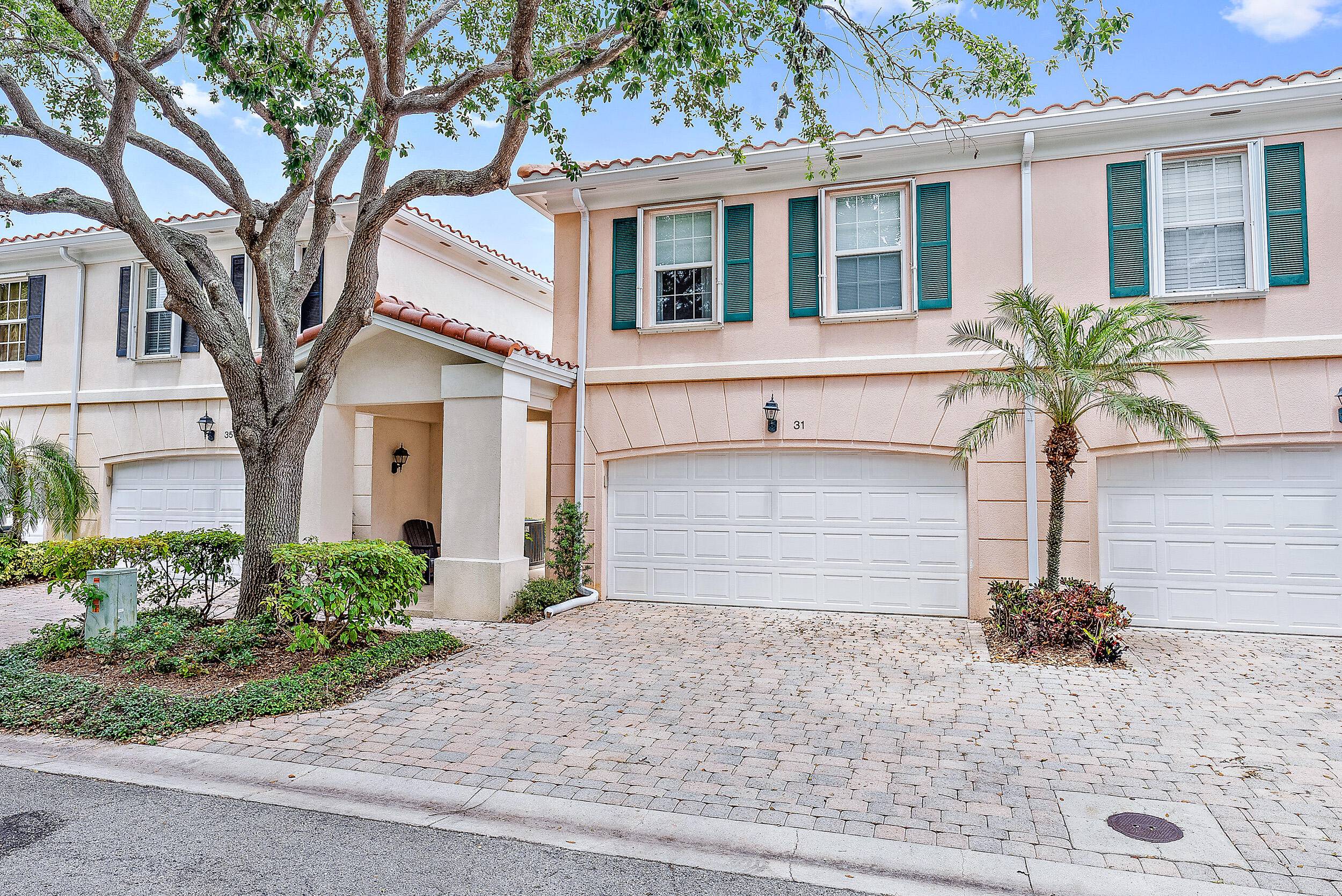 Welcome to the desirable Tequesta Oaks !