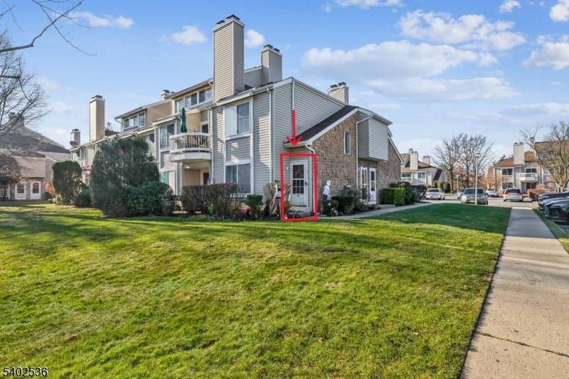 Welcome to your dream home in the heart of Parlin !