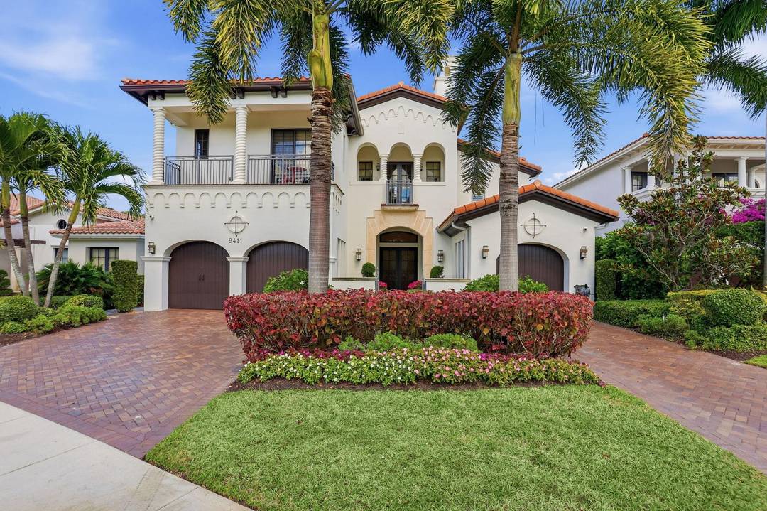 Located within the prestigious gated community of Parkland Golf amp ; Country Club, this exceptional residence is the epitome luxury living !