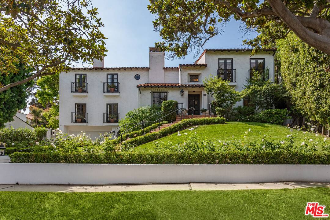 365 Comstock Ave 5BR Westwood La