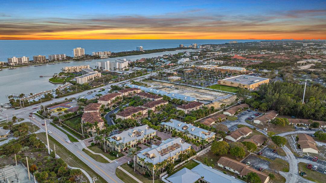 2017 built townhouse now available for rent in the heart of Tequesta !