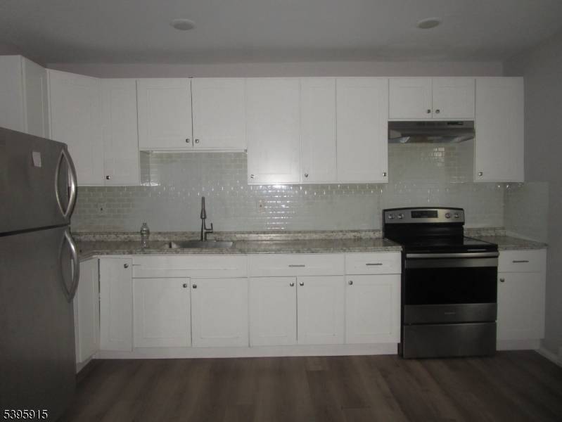 Investment opportunity ! This four units renovated building is excellent for owner occupied or to expand an investor portfolio.