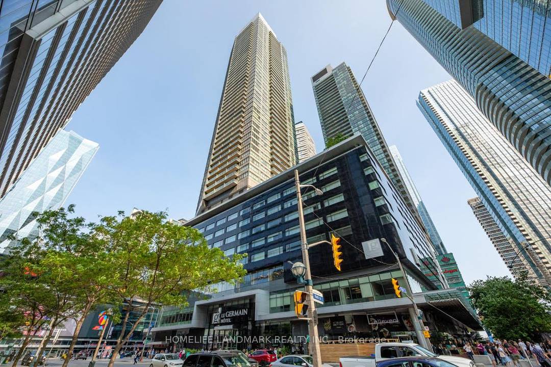 FURNISHED HIGH SPEED INTERNET Stunning 1 1 Bedroom Waterfront Condo with CN Tower View Families Perfect for Couples or Small Welcome to your dream home in one of Toronto's most ...