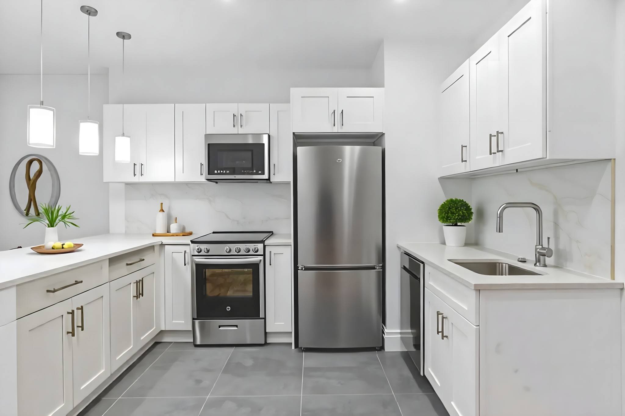 Beautifully renovated one bedroom loft located within Valentines Way, a private brownstone community in the heart of the Brooklyn Heights Historic District.