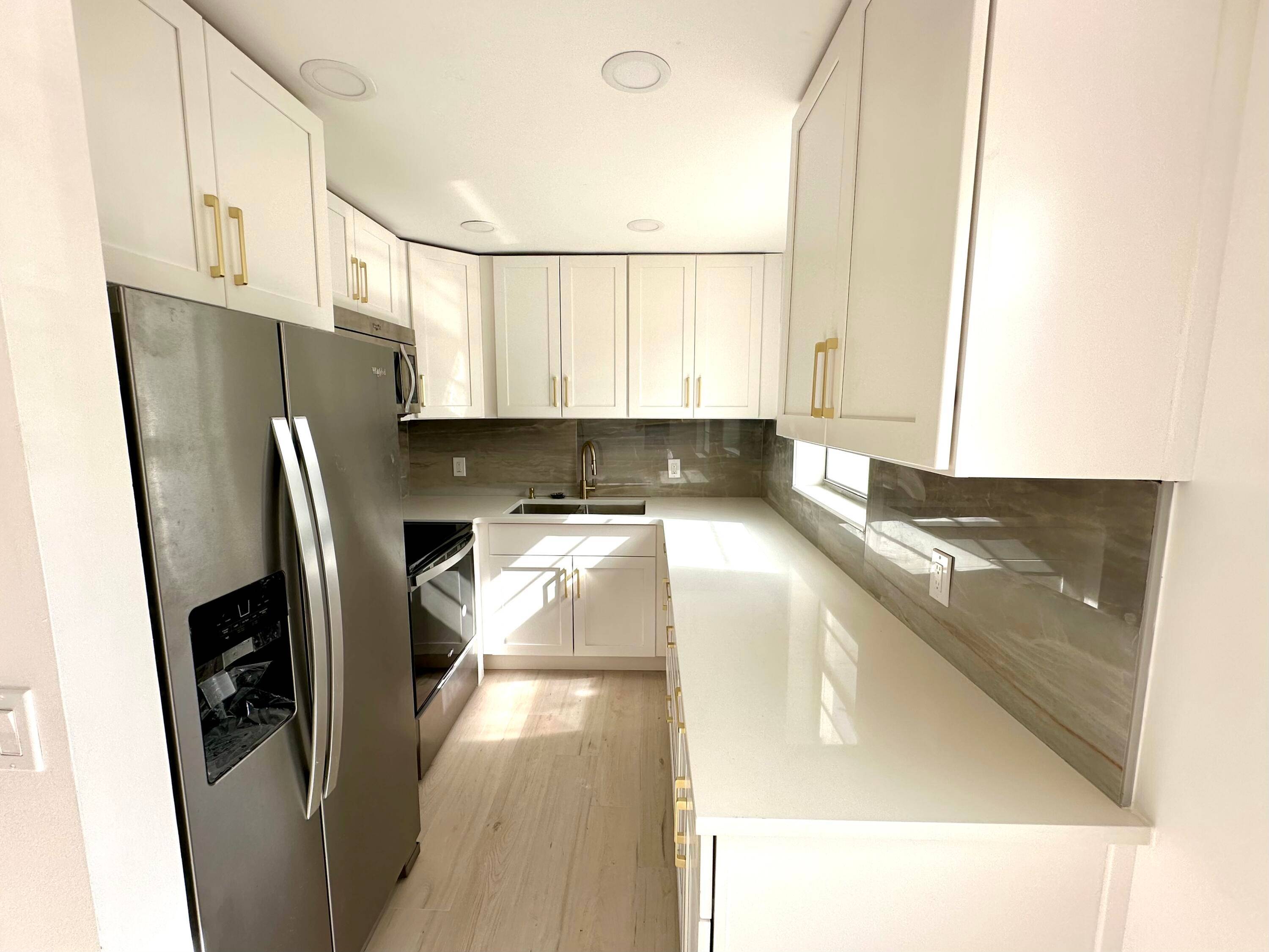 Spectacular Move in Ready in 55 Century Village !