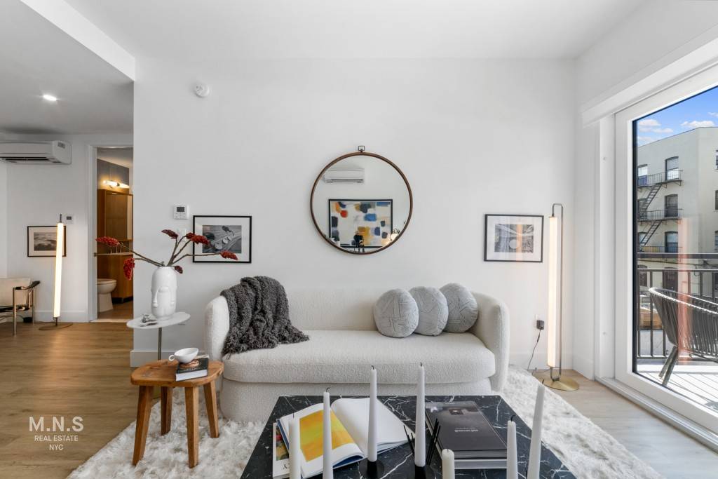 LUXURY 2 BEDROOM WITH PRIVATE TERRACE AVAILABLE 9 5 !