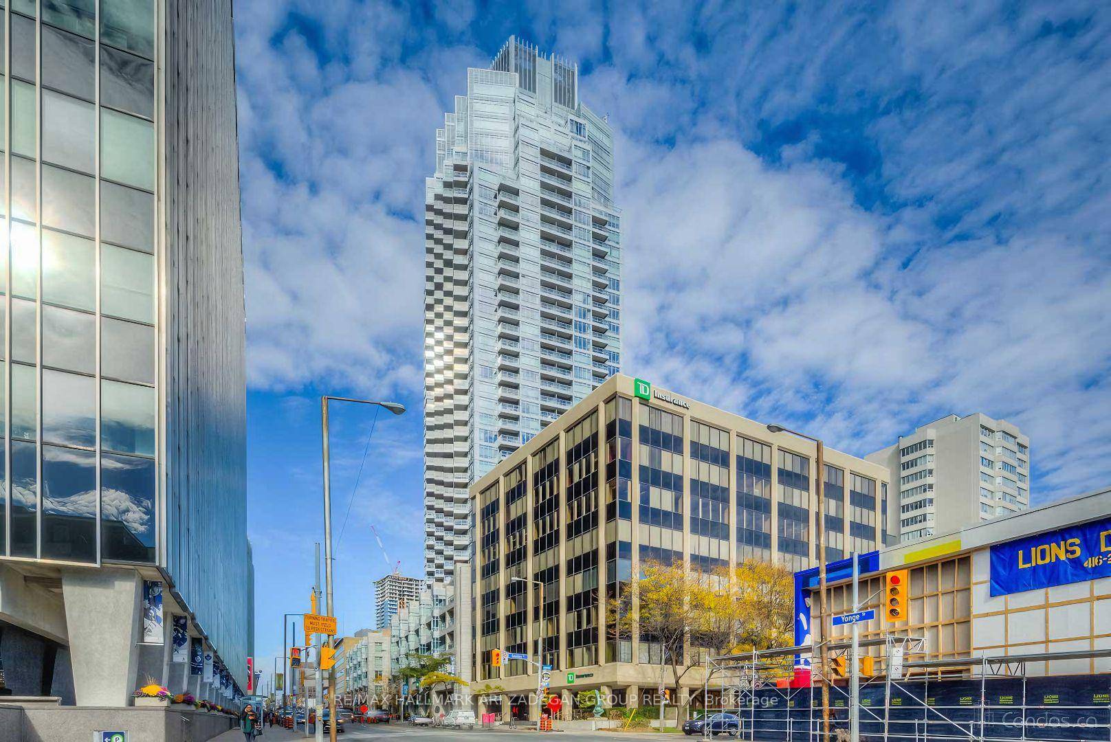 Welcome to Suite 1908 at Minto Quantum 2, a beautifully upgraded 2 bedroom plus den corner unit with stunning west and north facing panoramic views.