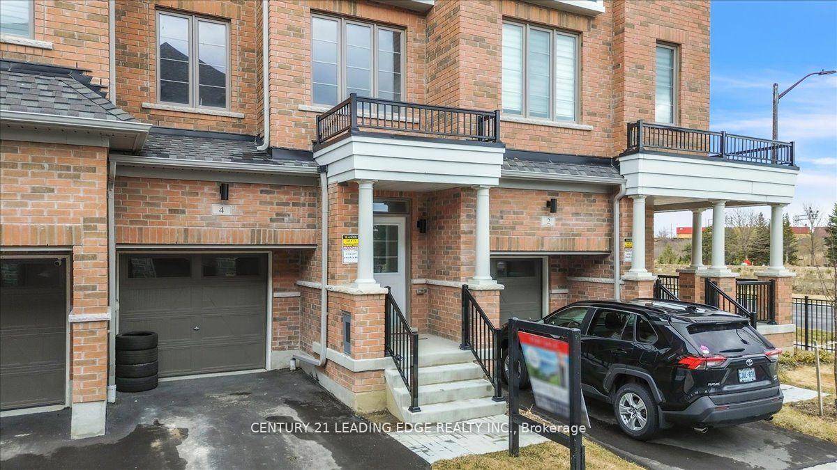 Welcome to 4 Nautical Way A Modern Townhome in Port Whitby !