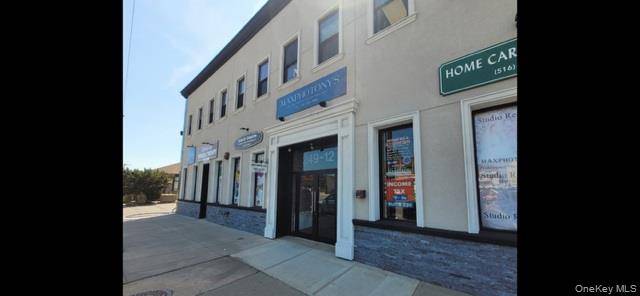 Unlock endless possibilities in this beautiful and spacious 1, 518 sq ft commercial studio ideally situated on the ground floor in the heart of Floral Park Village.