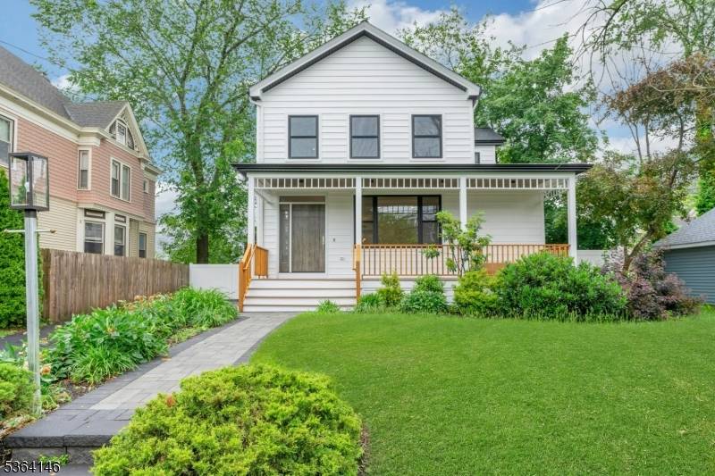 Seller Financing Available Welcome to 21 West Cliff Street.