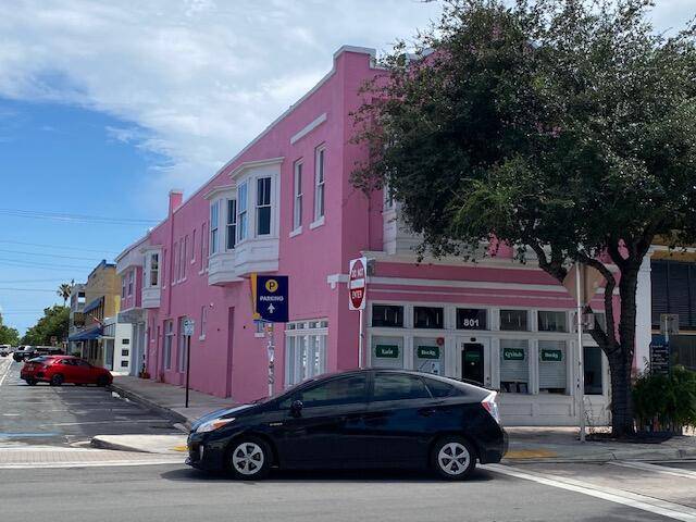 Approximately 1200 sq feet of open concept, office retail space in the middle of town.